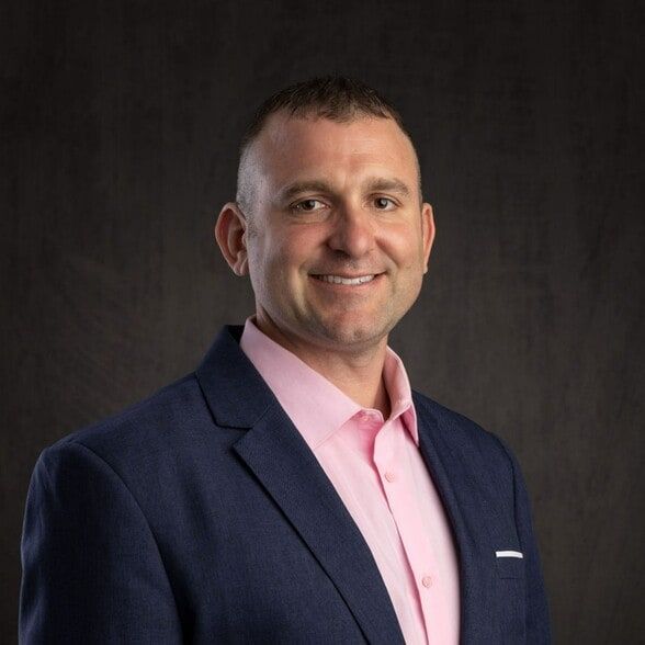 Land Listing Agent Photo