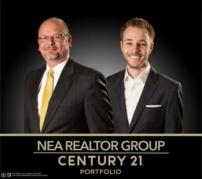 Land Listing Agent Photo