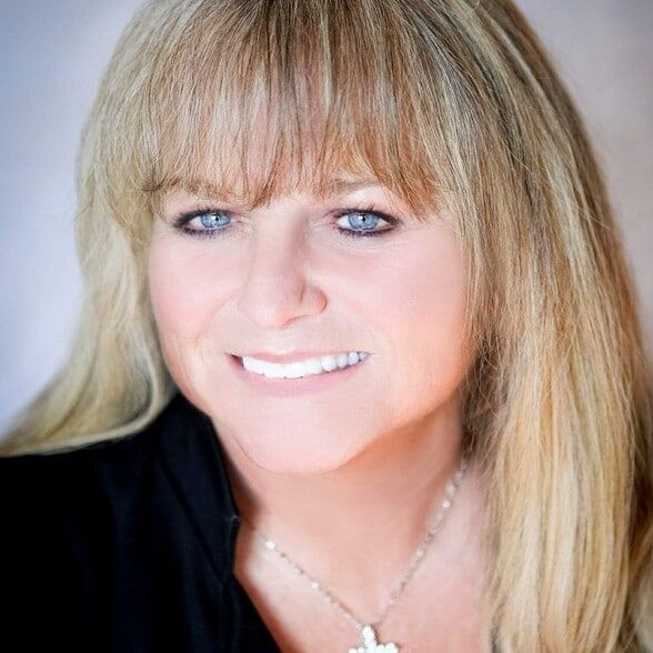 Land Listing Agent Photo