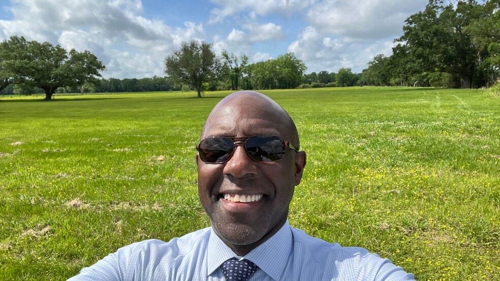 Land Listing Agent Photo
