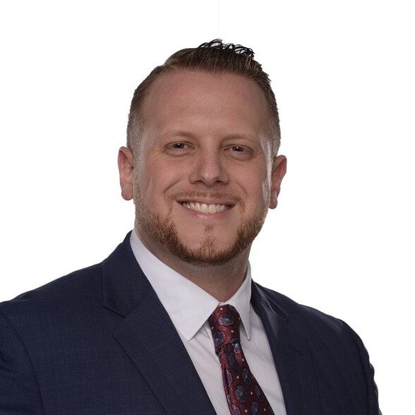 Land Listing Agent Photo