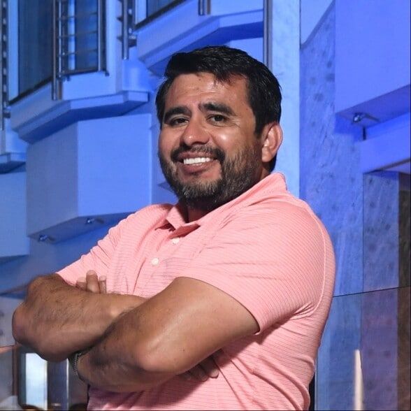 Land Listing Agent Photo