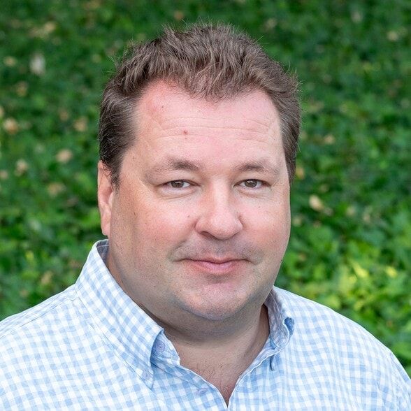 Land Listing Agent Photo