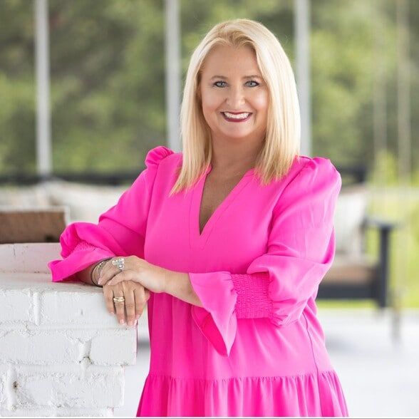 Land Listing Agent Photo