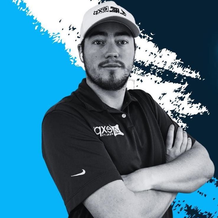 Land Listing Agent Photo