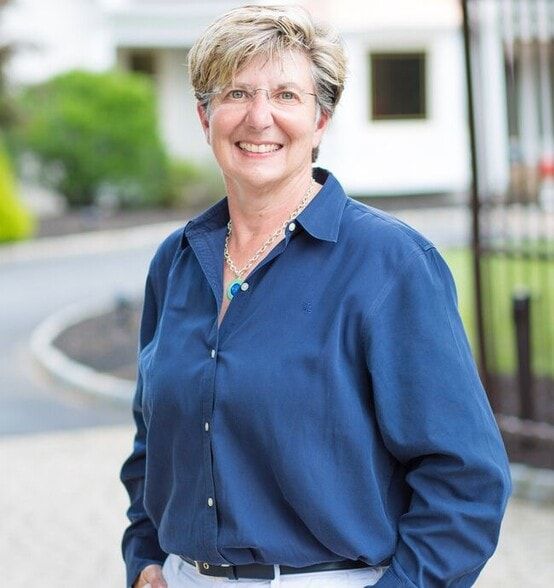 Land Listing Agent Photo