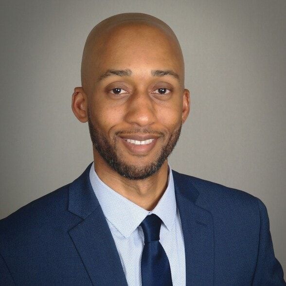 Land Listing Agent Photo