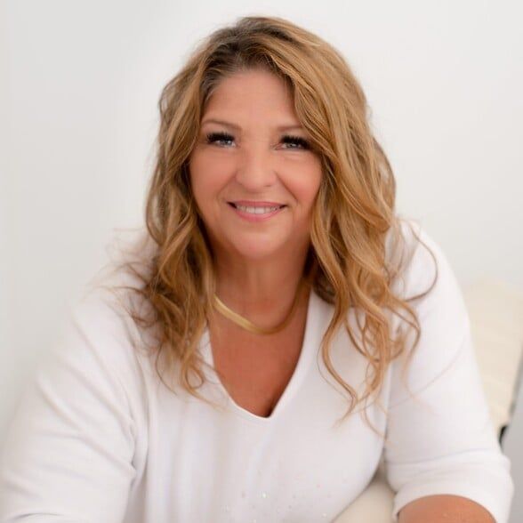 Land Listing Agent Photo