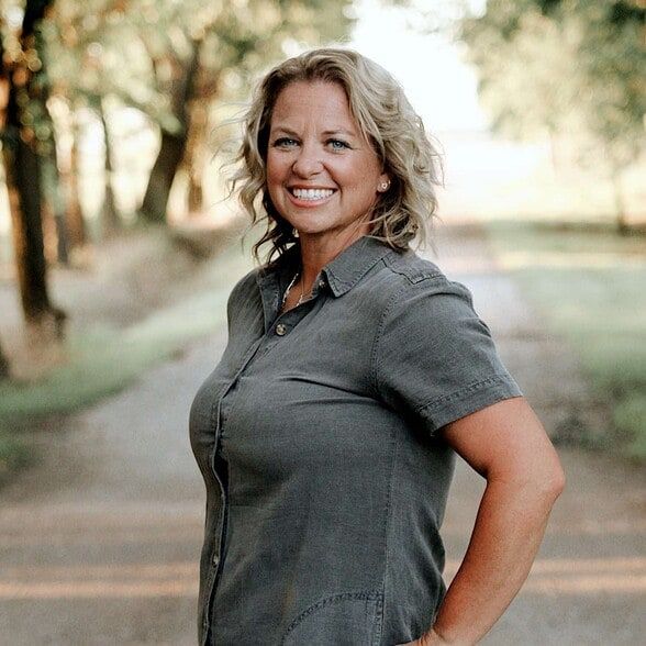Land Listing Agent Photo