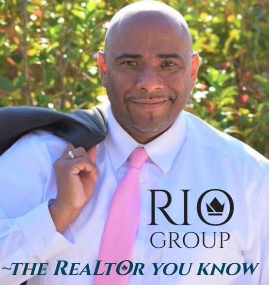 Land Listing Agent Photo