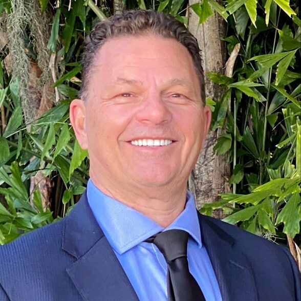 Land Listing Agent Photo