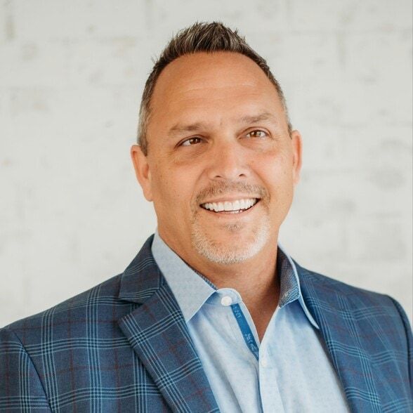 Land Listing Agent Photo