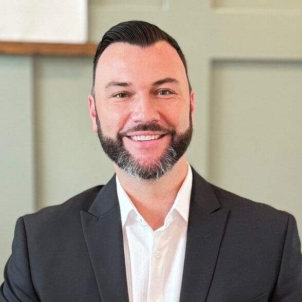Land Listing Agent Photo