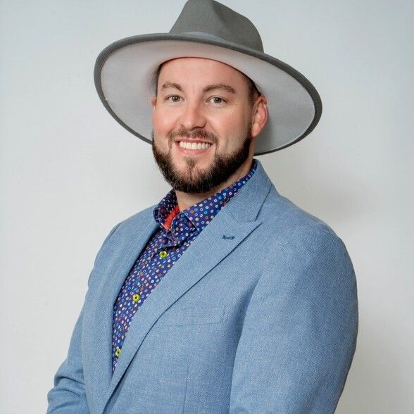 Land Listing Agent Photo