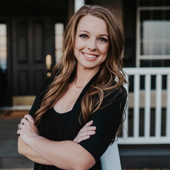 Land Listing Agent Photo