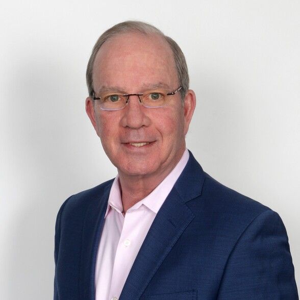 Land Listing Agent Photo