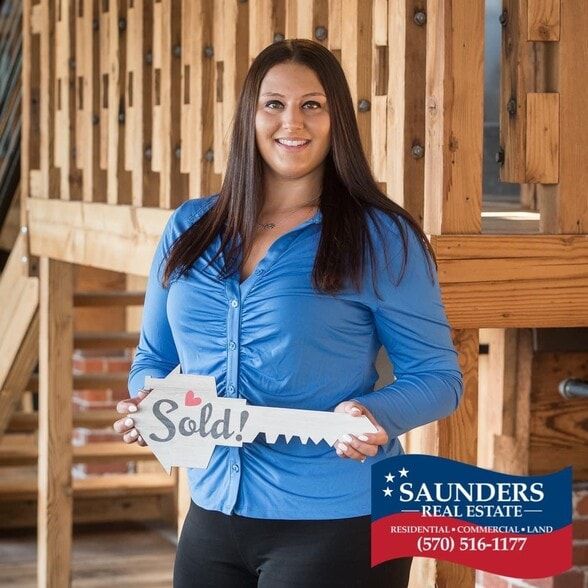 Land Listing Agent Photo