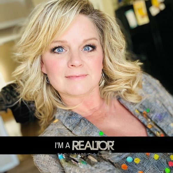 Land Listing Agent Photo