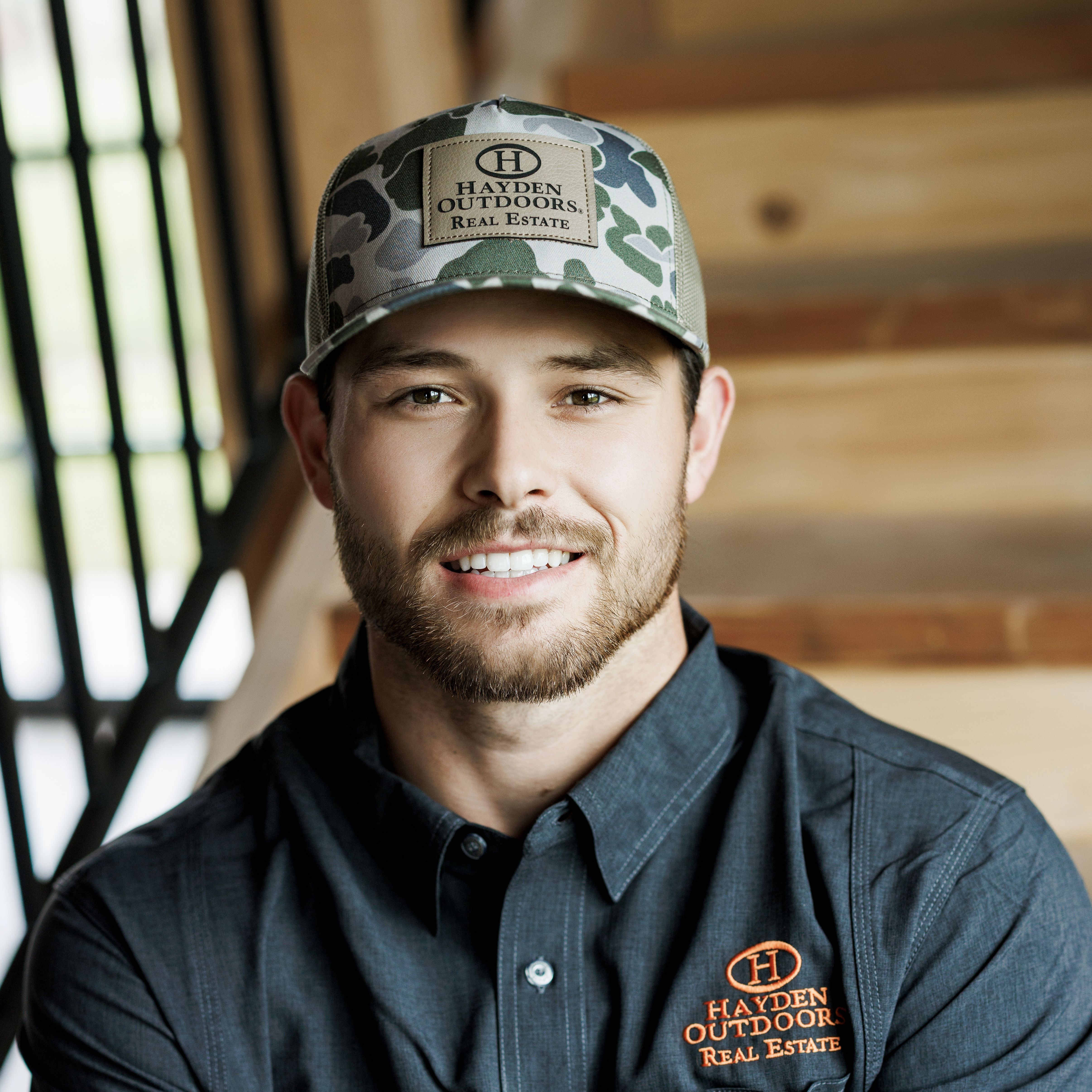 Land Listing Agent Photo