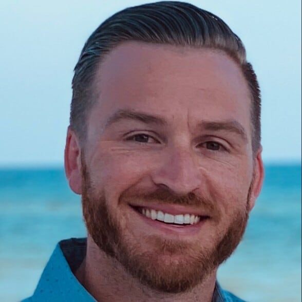 Land Listing Agent Photo
