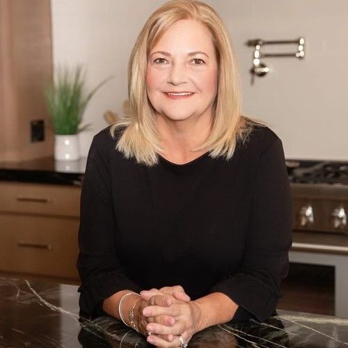 Land Listing Agent Photo