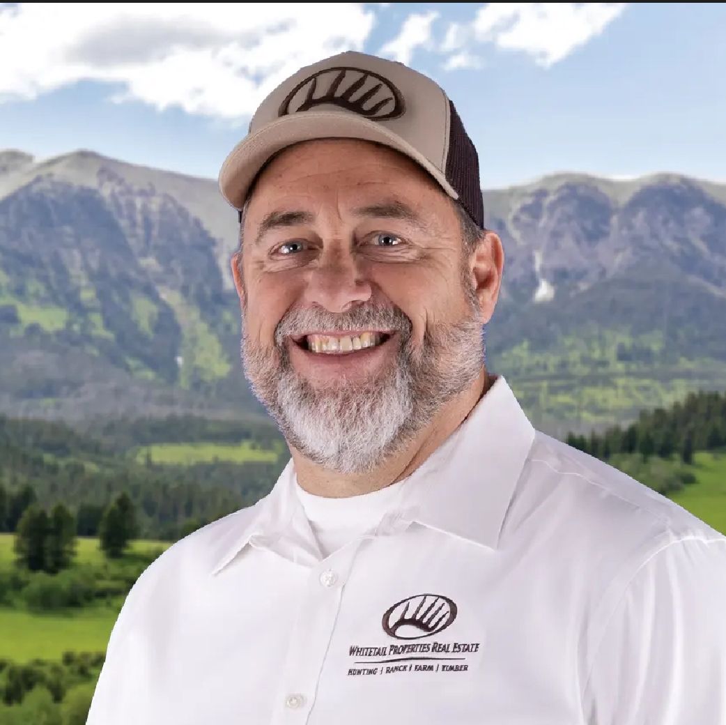 Land Listing Agent Photo