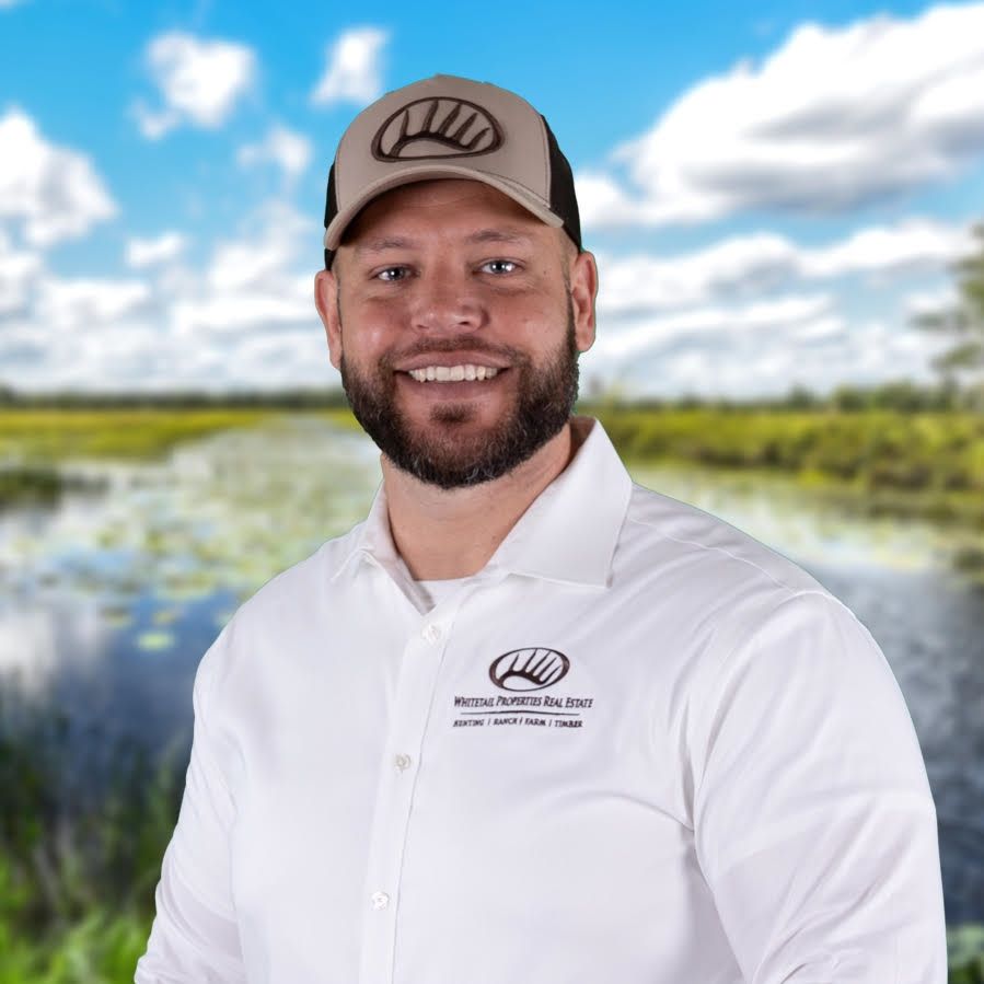 Land Listing Agent Photo