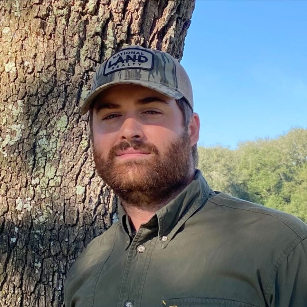 Land Listing Agent Photo