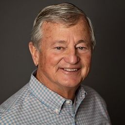 Land Listing Agent Photo