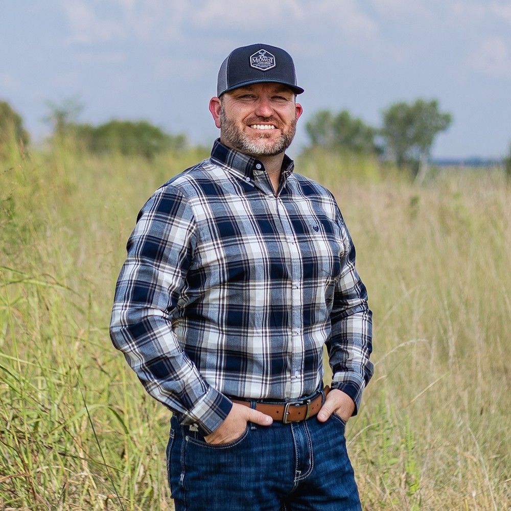 Land Listing Agent Photo