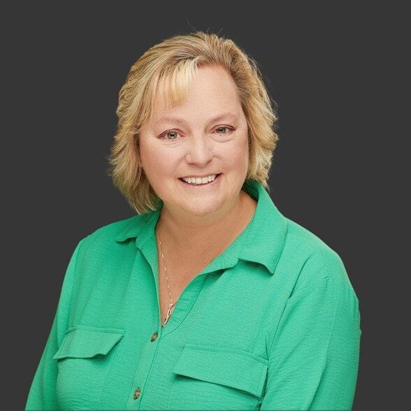 Land Listing Agent Photo