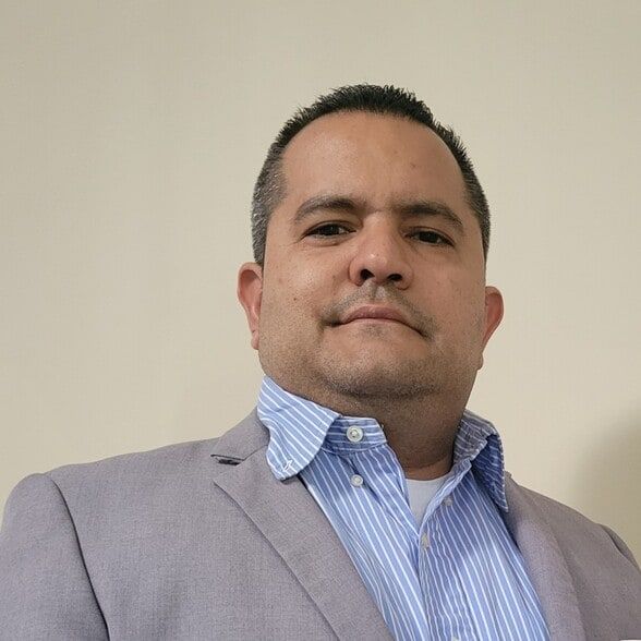 Land Listing Agent Photo