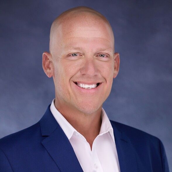 Land Listing Agent Photo