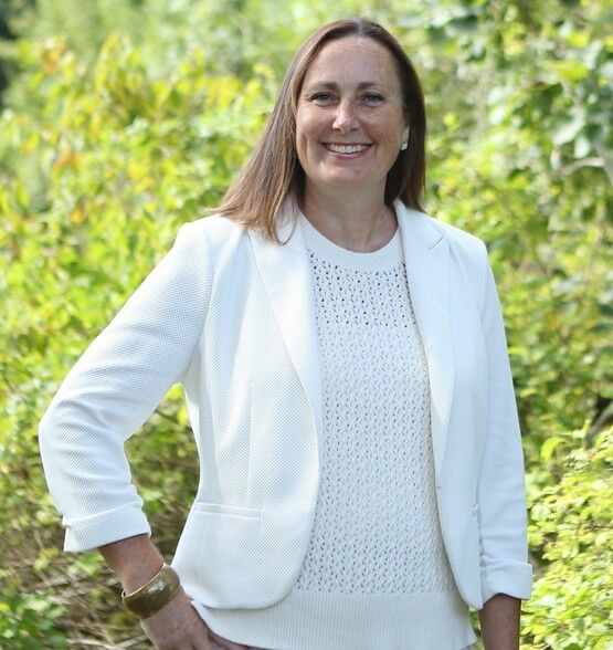 Land Listing Agent Photo