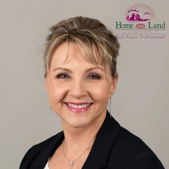 Land Listing Agent Photo