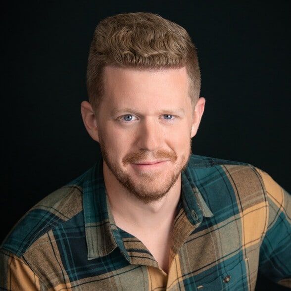 Land Listing Agent Photo