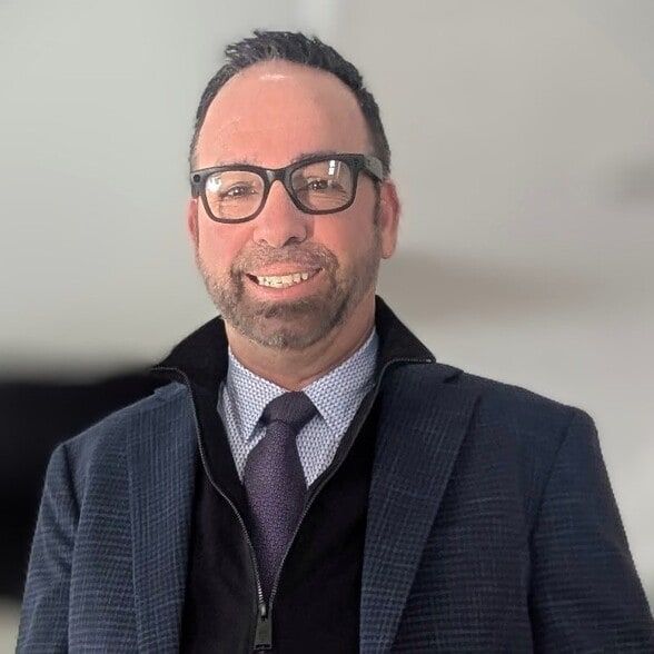 Land Listing Agent Photo