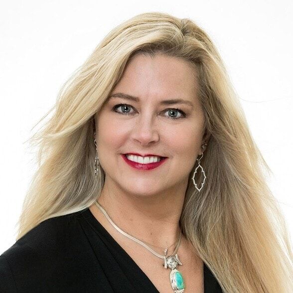 Land Listing Agent Photo