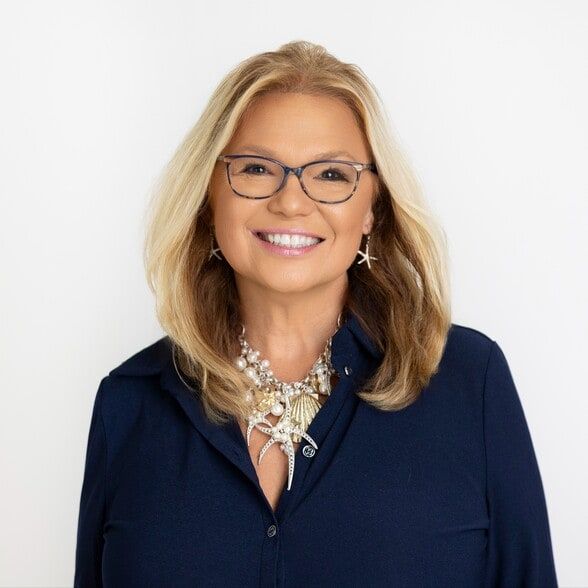 Land Listing Agent Photo