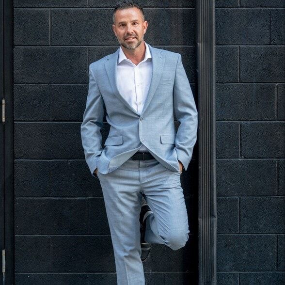 Land Listing Agent Photo