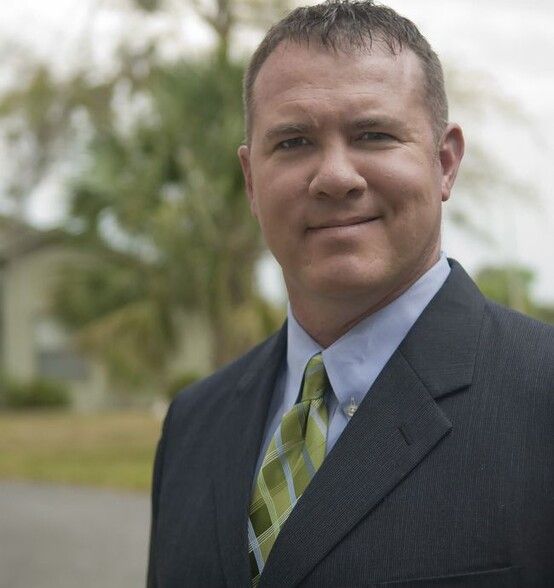 Land Listing Agent Photo