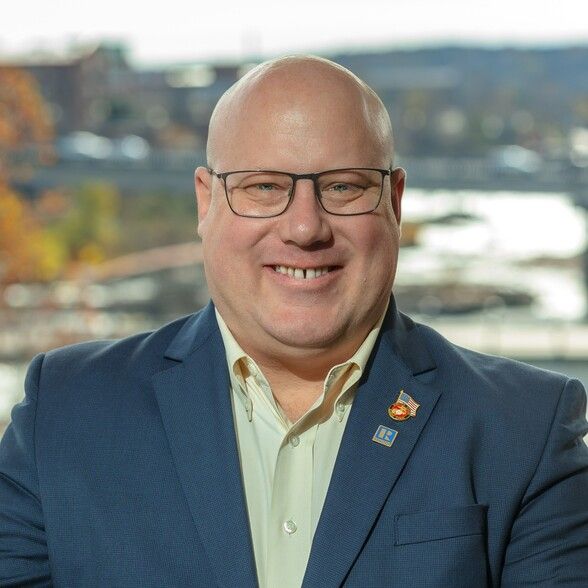 Land Listing Agent Photo