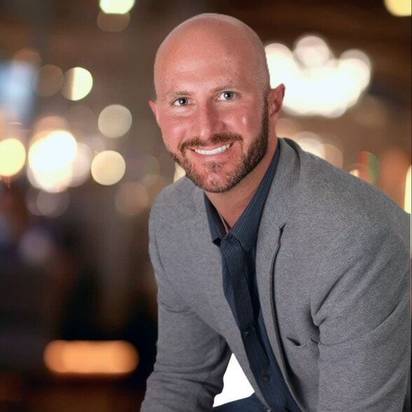 Land Listing Agent Photo