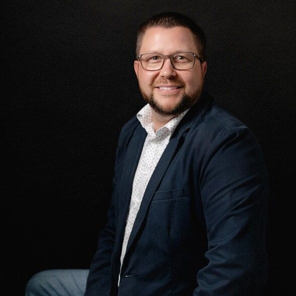 Land Listing Agent Photo