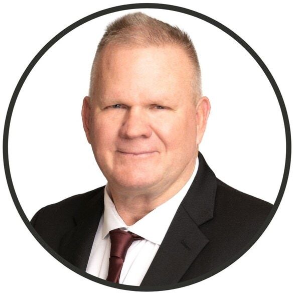 Land Listing Agent Photo