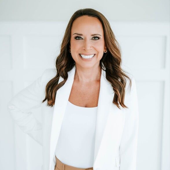 Land Listing Agent Photo