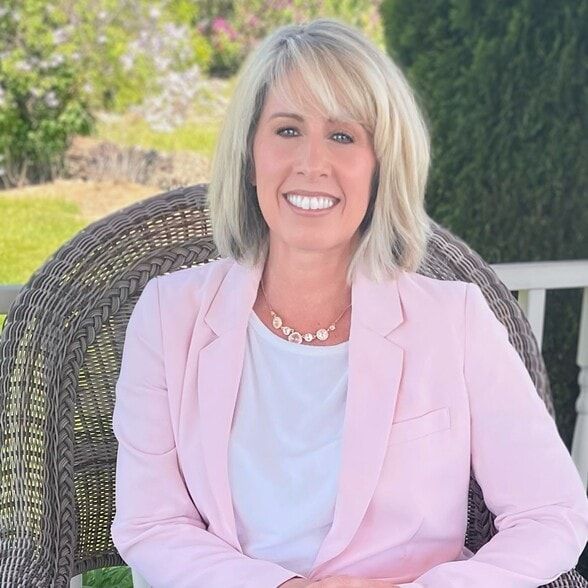 Land Listing Agent Photo