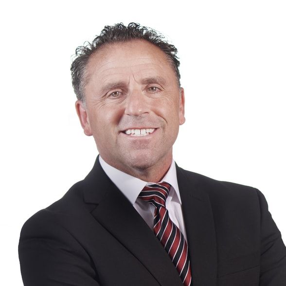 Land Listing Agent Photo