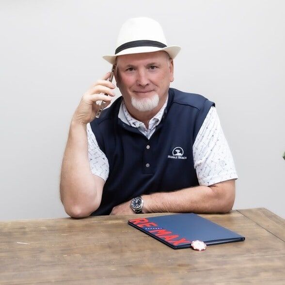 Land Listing Agent Photo