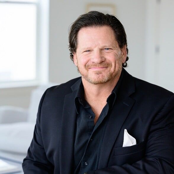 Land Listing Agent Photo